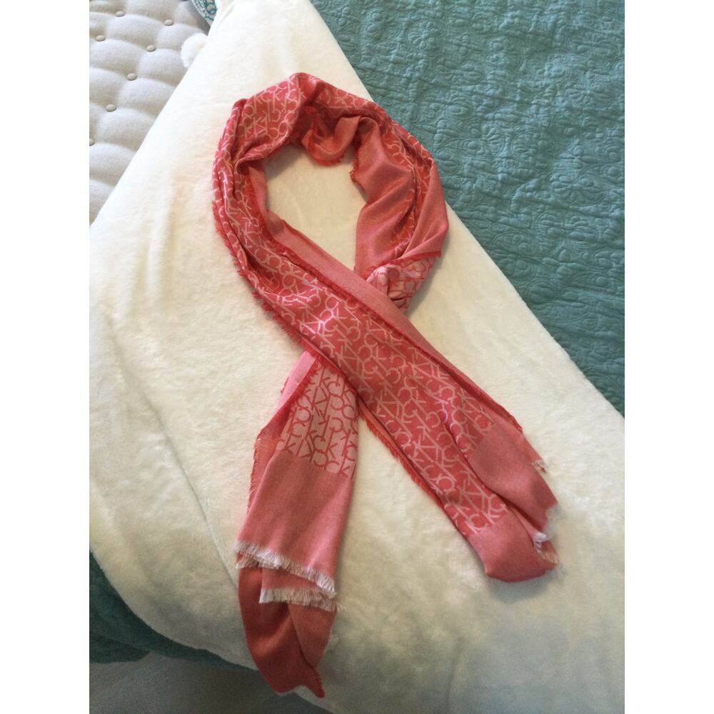 Calvin Klein Pink Coral Scarf with Frayed edges 28 x 76